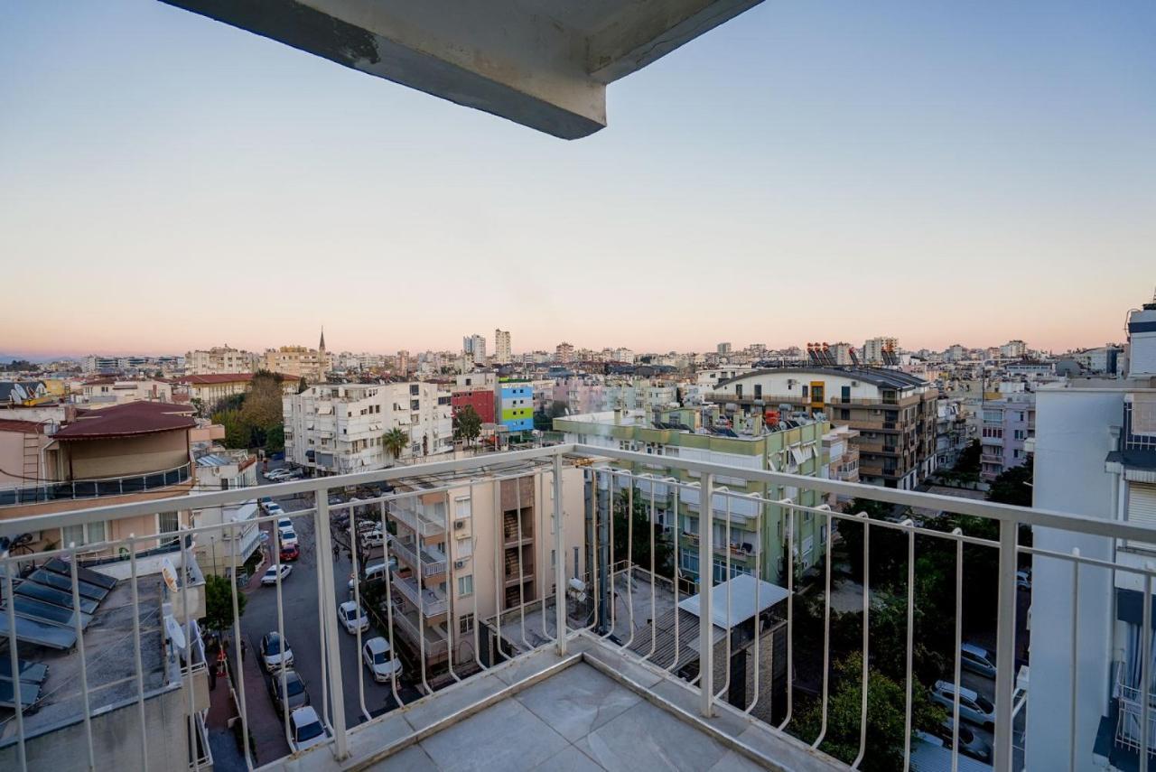 أنطاليا Central And Comfy Flat With Balcony In Muratpasa المظهر الخارجي الصورة